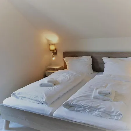 Haus Nr 33, Deichgraf *